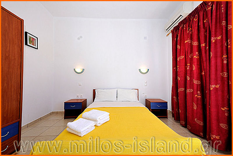 Iremia Rooms Adamantas Eksteriør billede