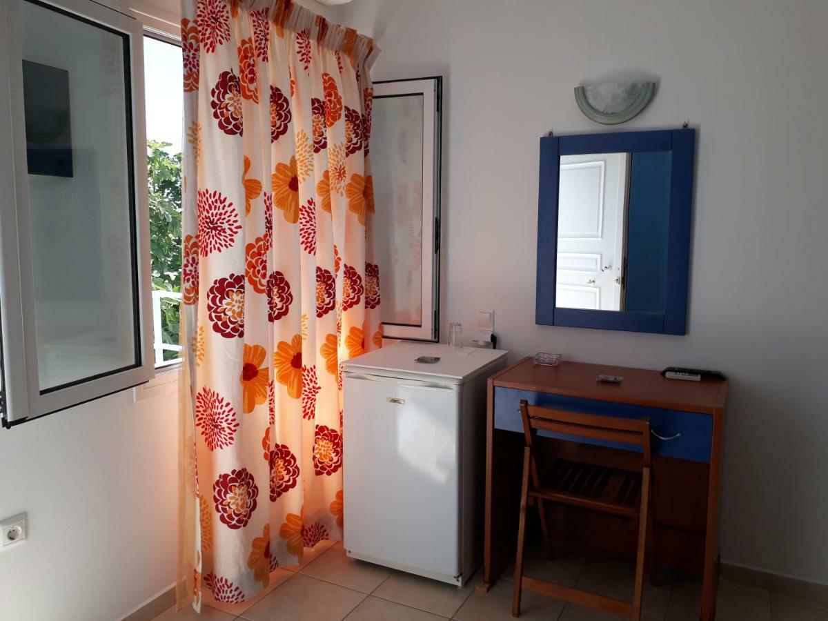 Iremia Rooms Adamantas Eksteriør billede