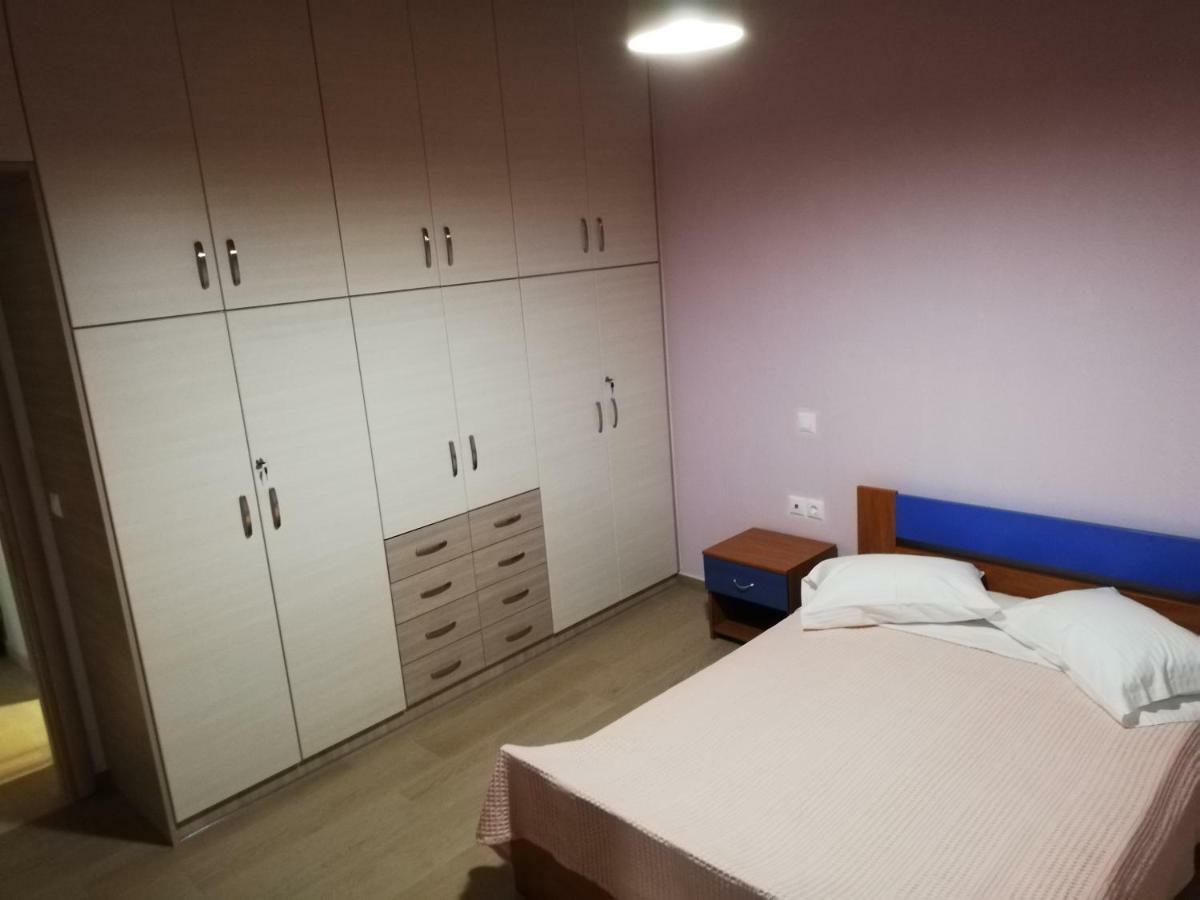 Iremia Rooms Adamantas Eksteriør billede